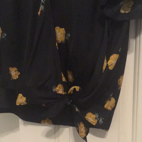 Madewell Flowered Wrap Blouse - Picture 7 of 9